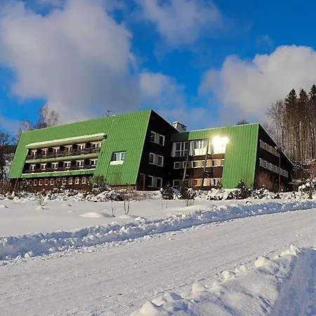 - Retro Hotel *